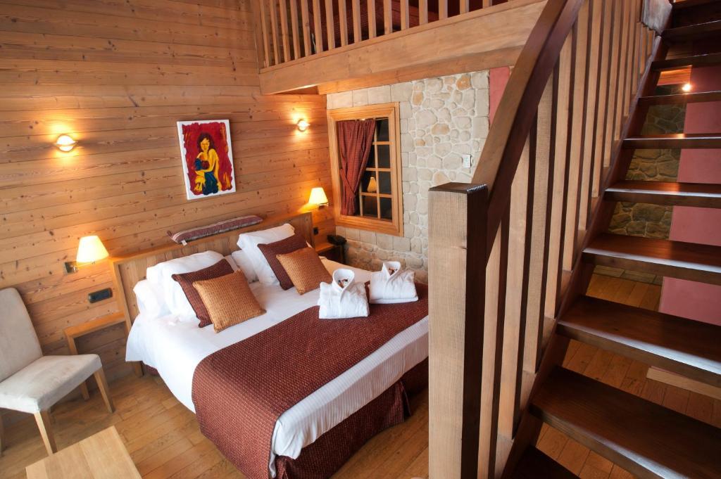 Hotel La Placa Garriguella Habitación foto